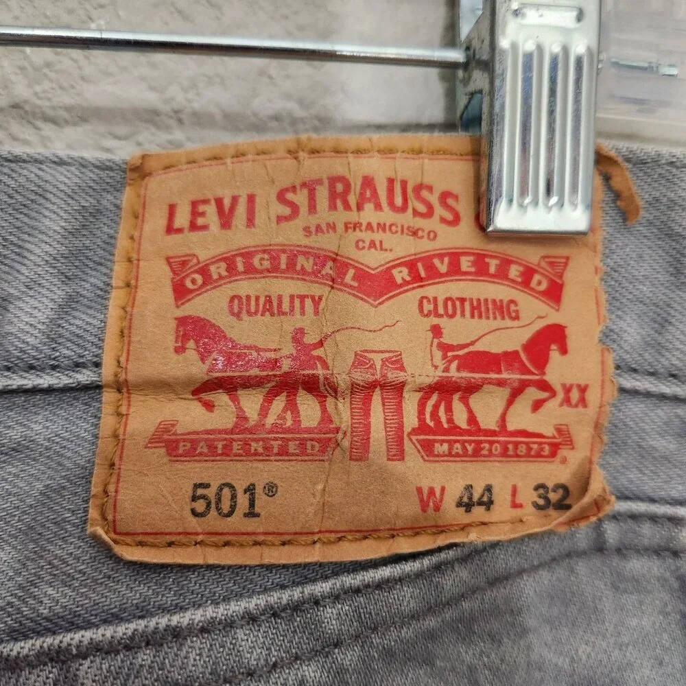 Levis 501 Button Fly Jeans Size W42 L29.5 Original Fit Gray Denim